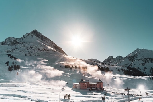In Austria aree sciistiche aperte nonostante il coronavirus In Austria aree sciistiche aperte nonostante il coronavirus