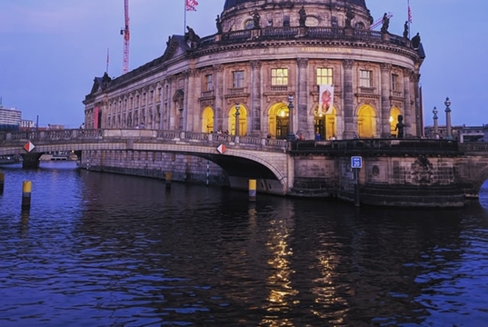 Più sostenibile, sicuro ed economico Più sostenibile, sicuro ed economico