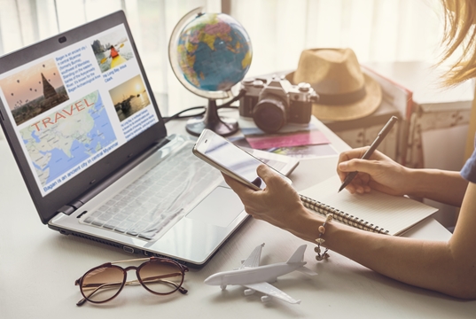 L’online traina il mercato dei viaggi in Italia L’online traina il mercato dei viaggi in Italia