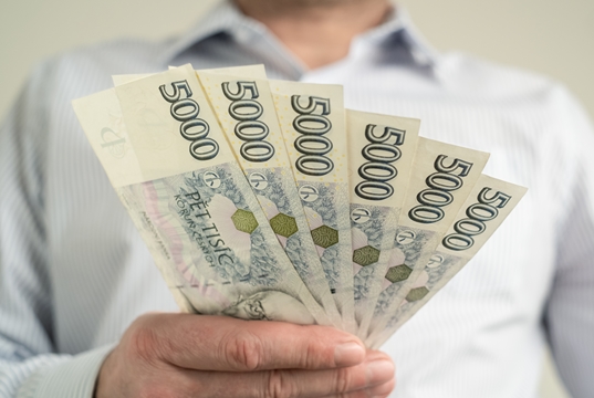 All'estero metà dei turisti cechi preferisce il contante All'estero metà dei turisti cechi preferisce il contante