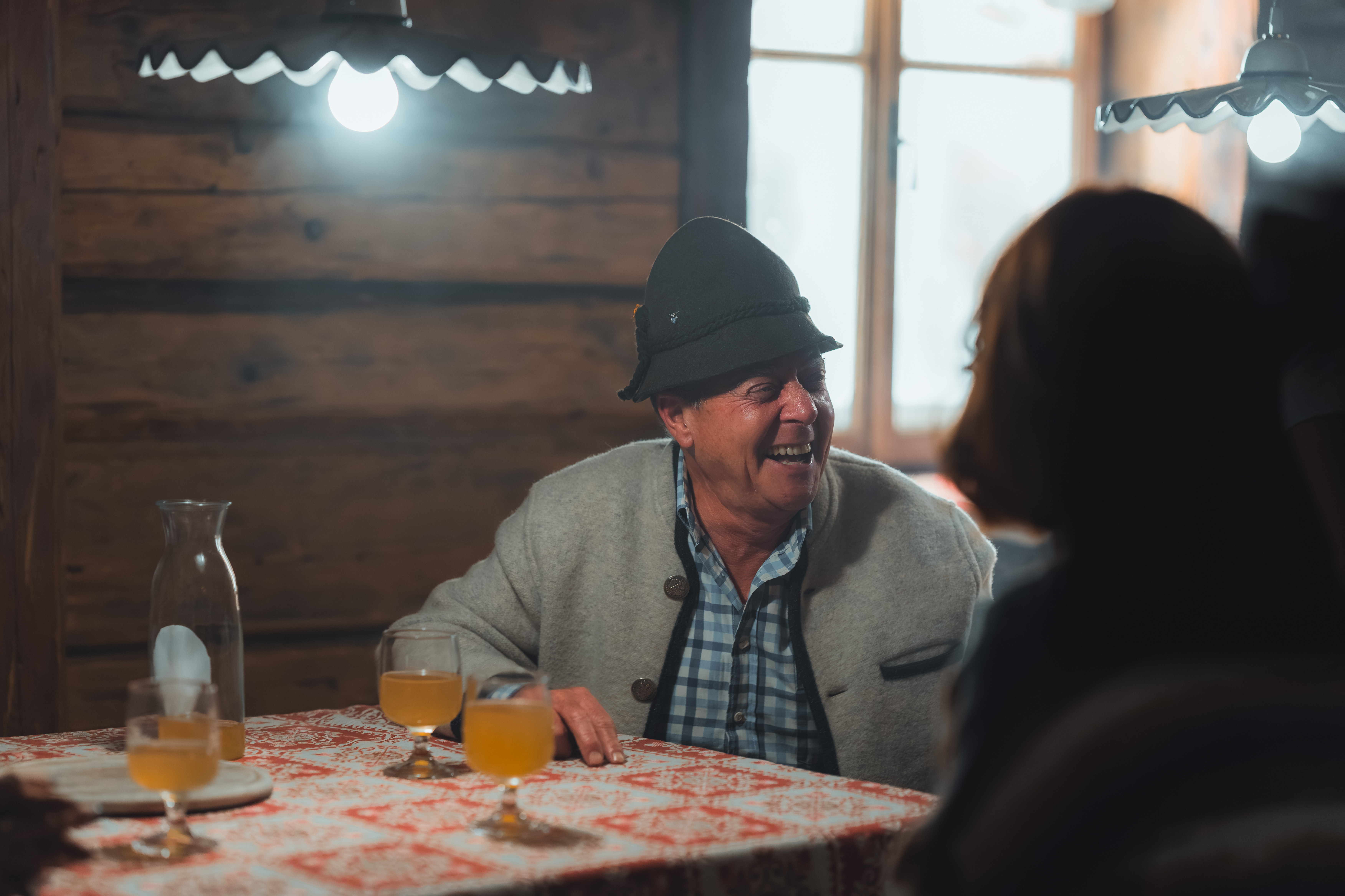 Volontari, luoghi e comunità: lo spot "olimpico" che racconta l'accoglienza verso Milano Cortina 2026